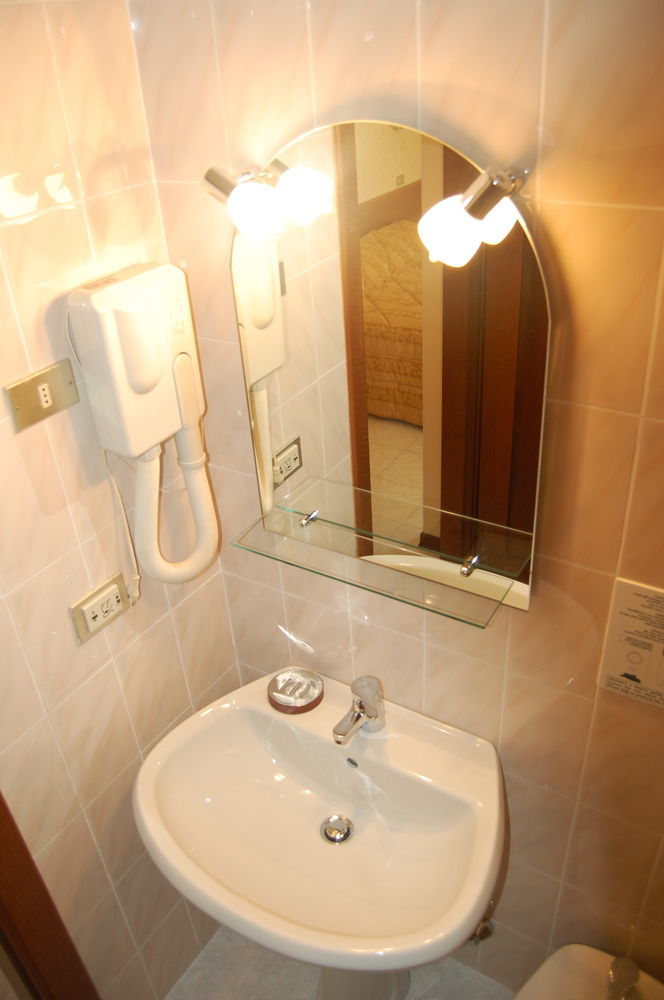Hotel Marco Polo Self Check-In Bologna Kültér fotó